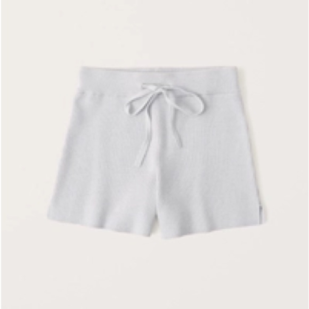 Abercrombie & Fitch NWOT LuxeLoft Pull-on Sweater Shorts in light grey